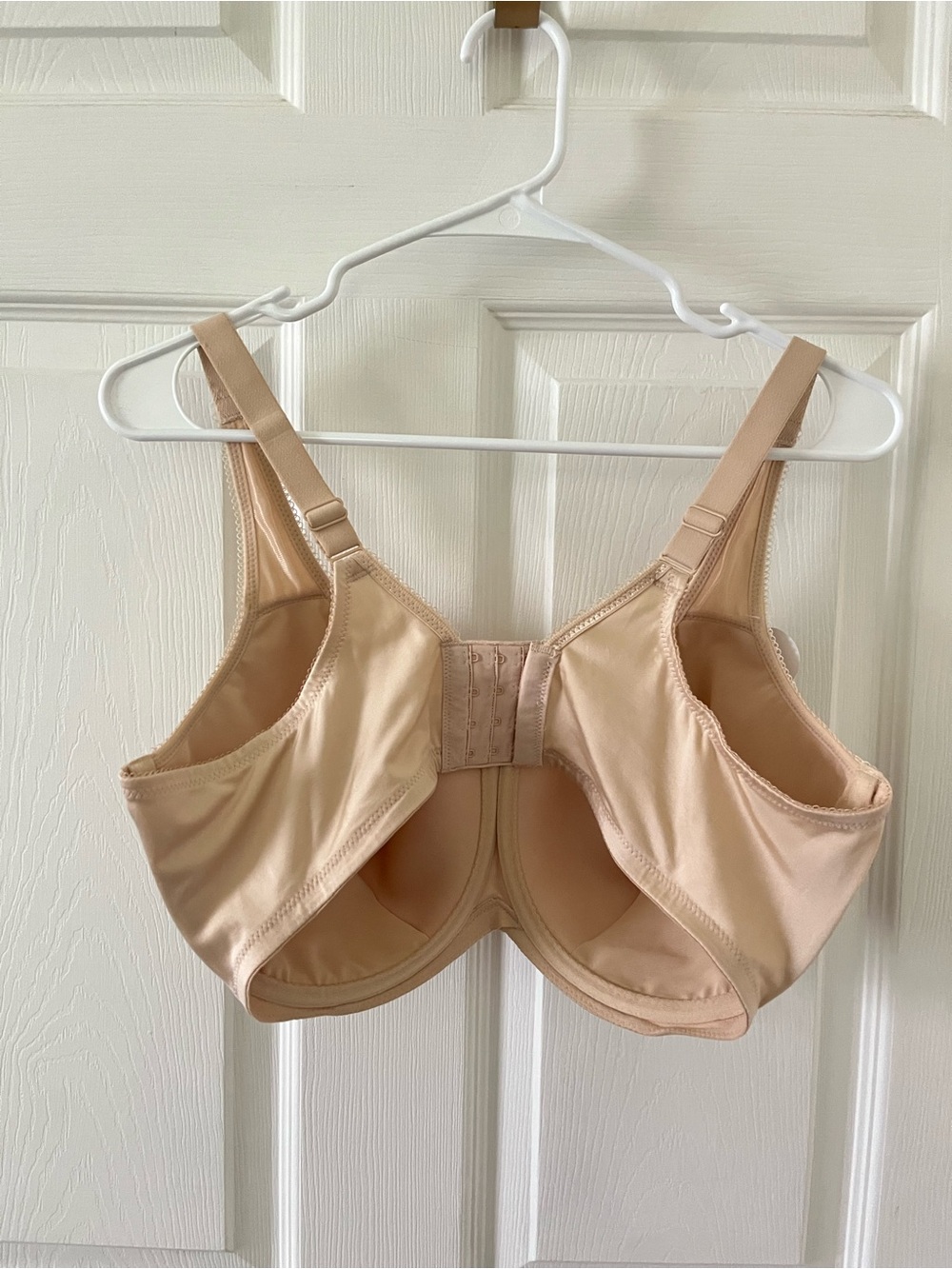 Wacoal Nude Seamless Underwire Bra with Support - Picture 2 of 4
